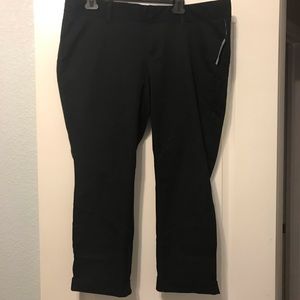 Old Navy Black Capri Pants